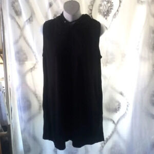 Catalina Swimwear size small. (Box 13)